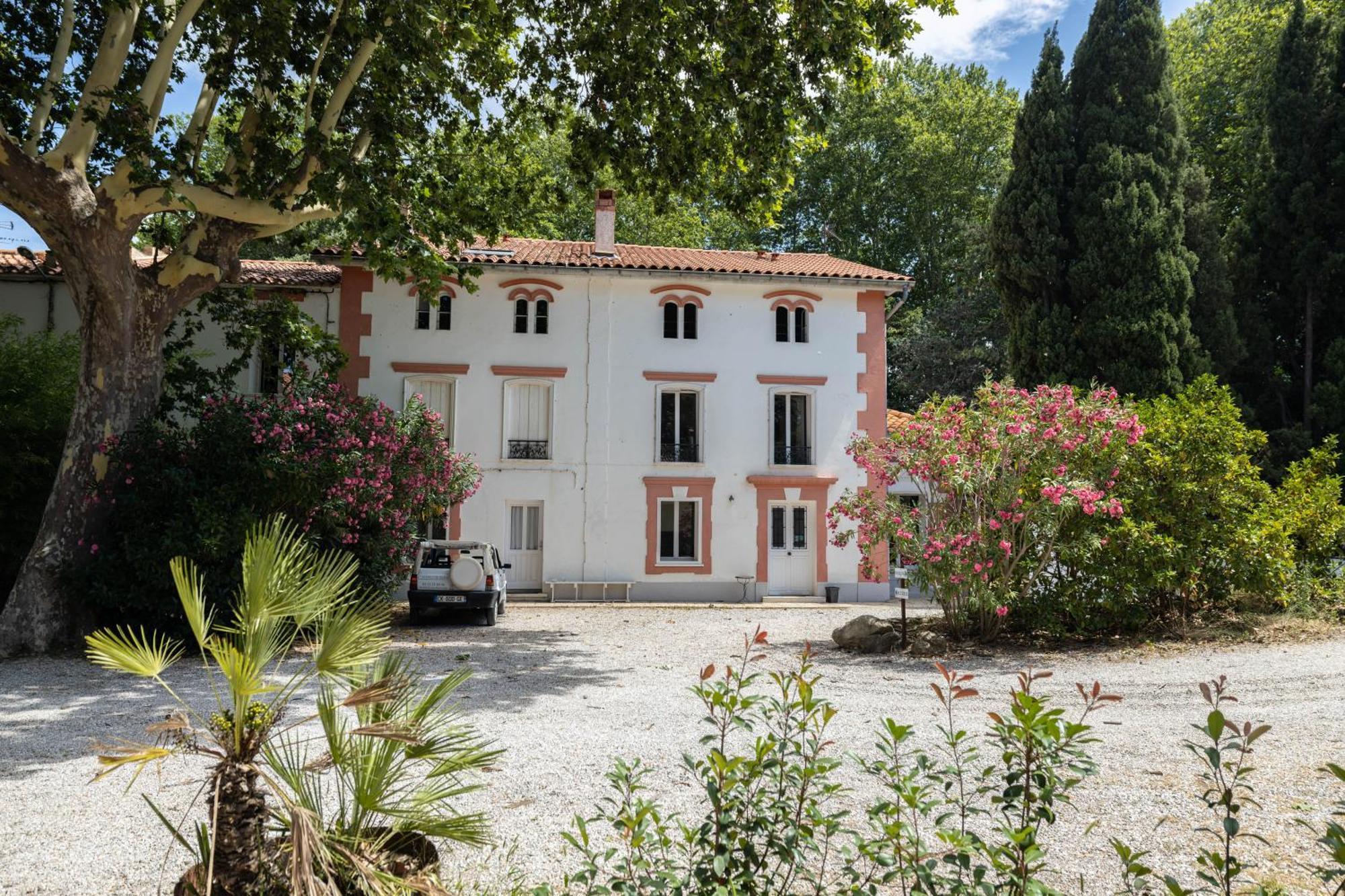 Domaine Castell De Bles Bed & Breakfast Saint-Genis-des-Fontaines Ngoại thất bức ảnh