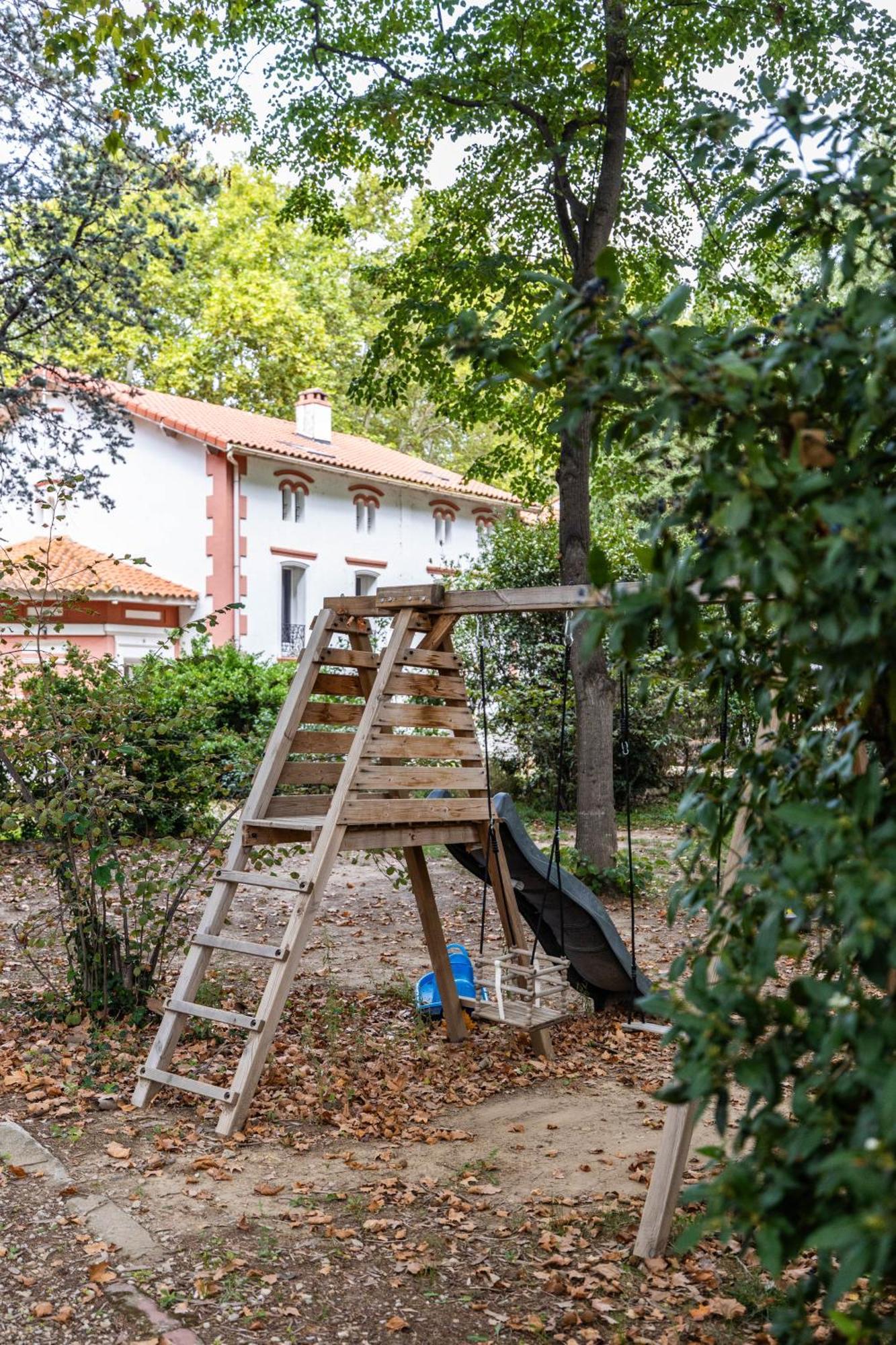 Domaine Castell De Bles Bed & Breakfast Saint-Genis-des-Fontaines Ngoại thất bức ảnh
